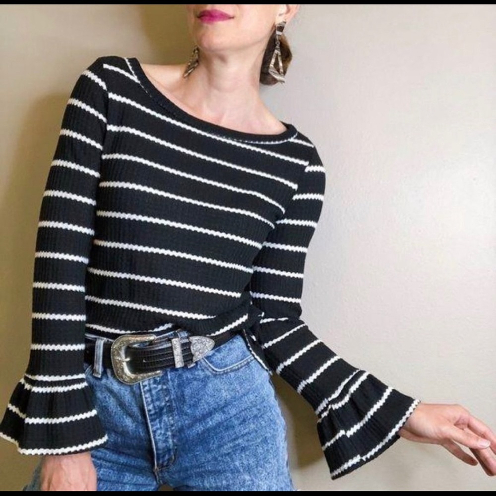 Modcloth black white waffle knit bell sleeve top S
